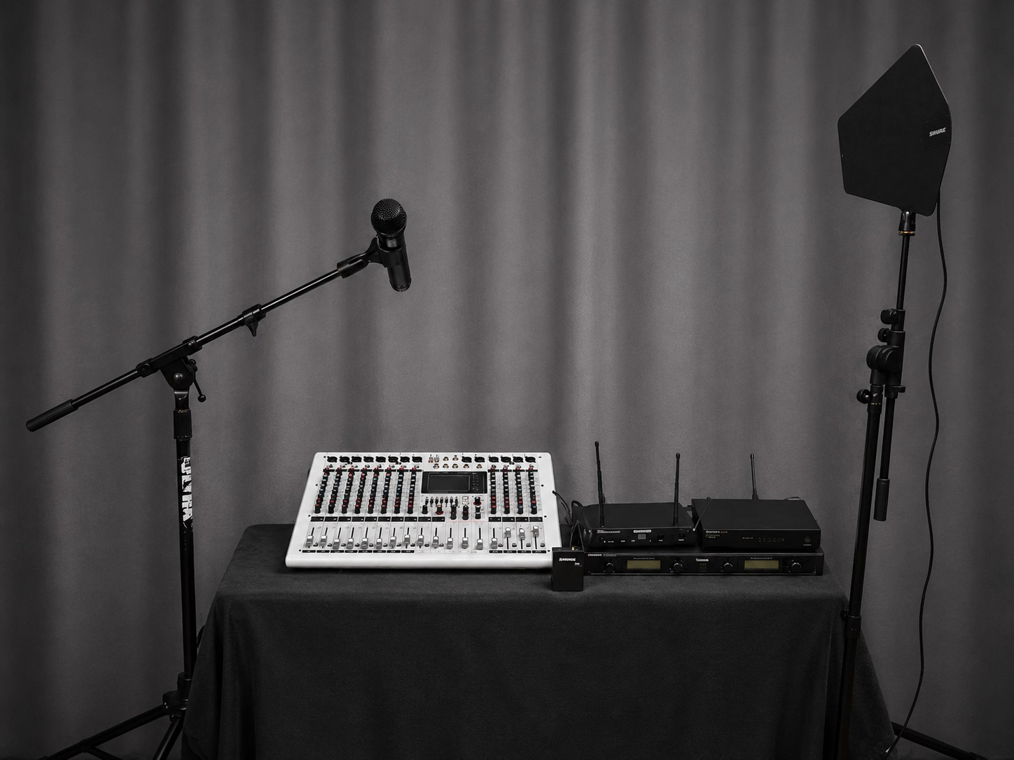 Audio mixer, wireless microphone receivers and directional antenna